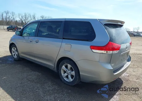 2011 Toyota Sienna Le V6/Le V6 Auto Access Seat from USA, damaged, VIN 5TDKK3DC9BS042370